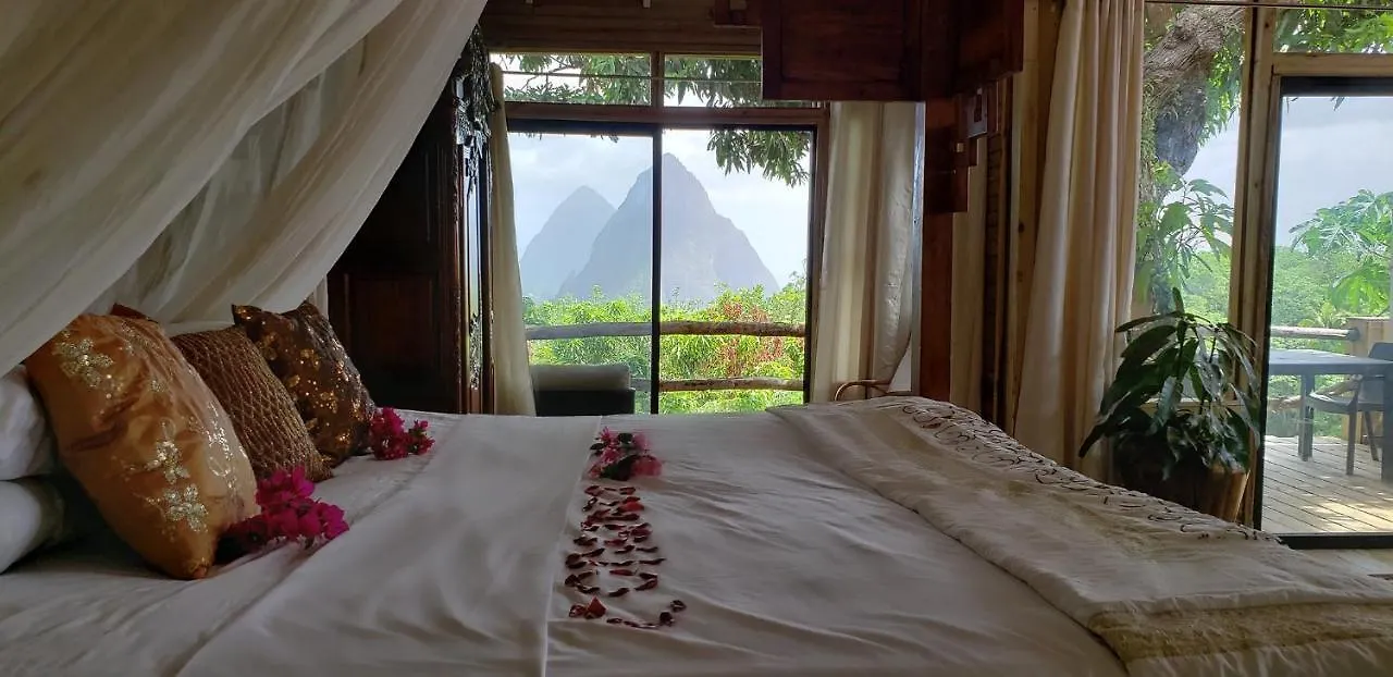 سوفريير Crystals Villa Hotel