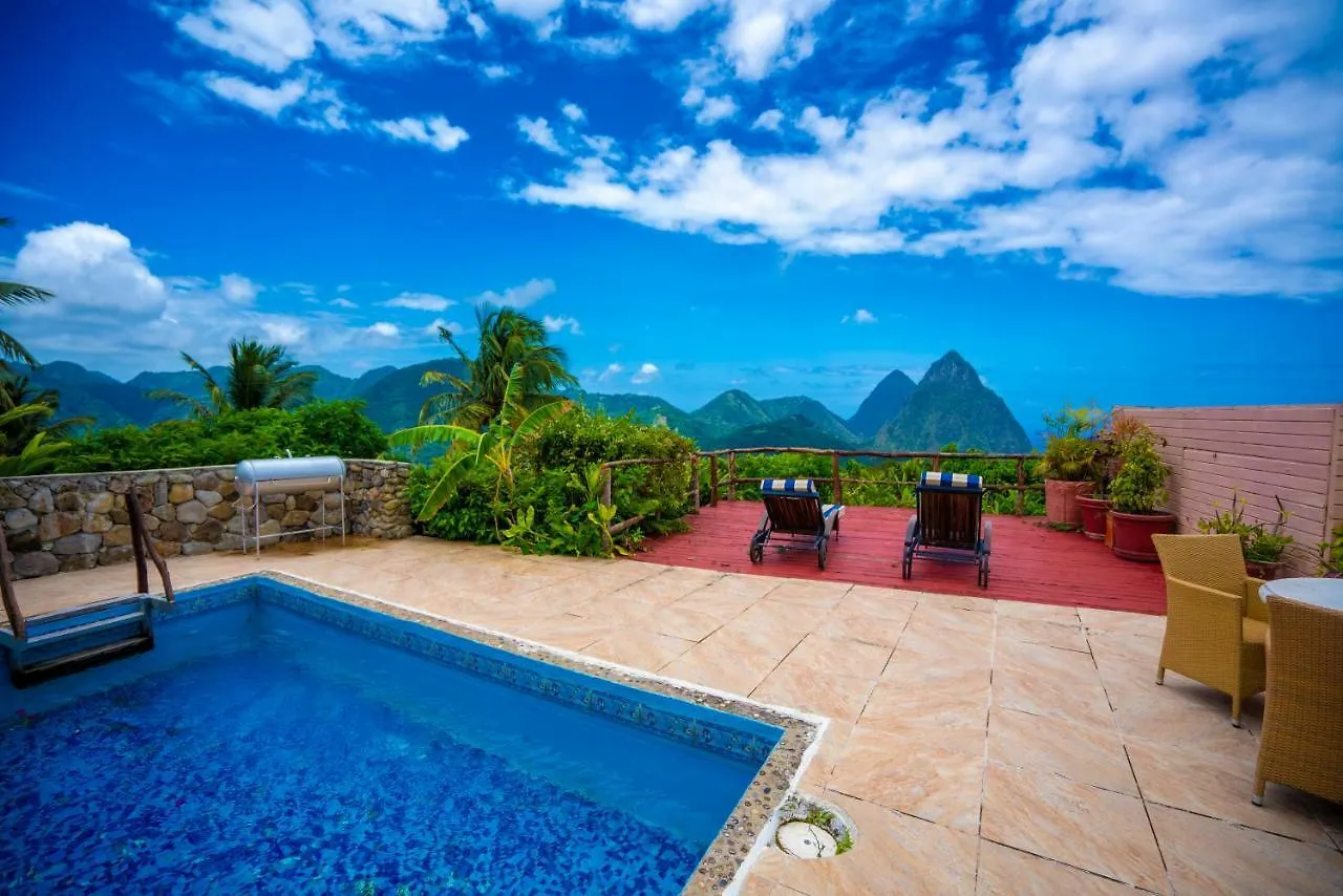 سوفريير Crystals Villa Hotel