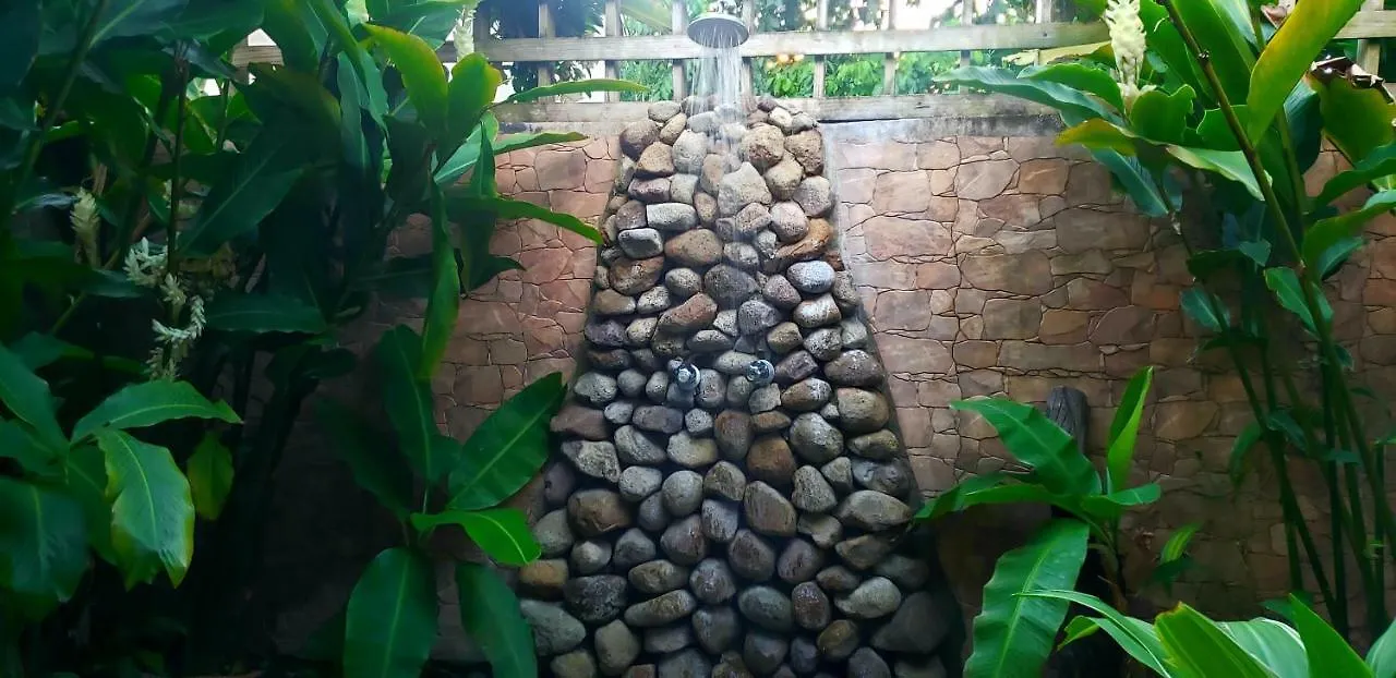 سوفريير Crystals Villa Hotel